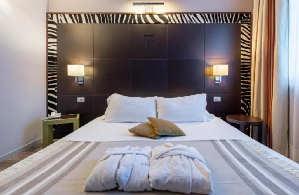DOUBLE QUEEN SIZE BED Room, First Hotel Malpensa, Milan