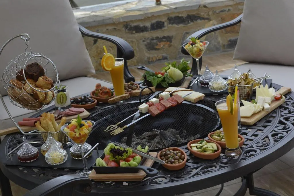 Sports and Entertainment, Azka, Bodrum
