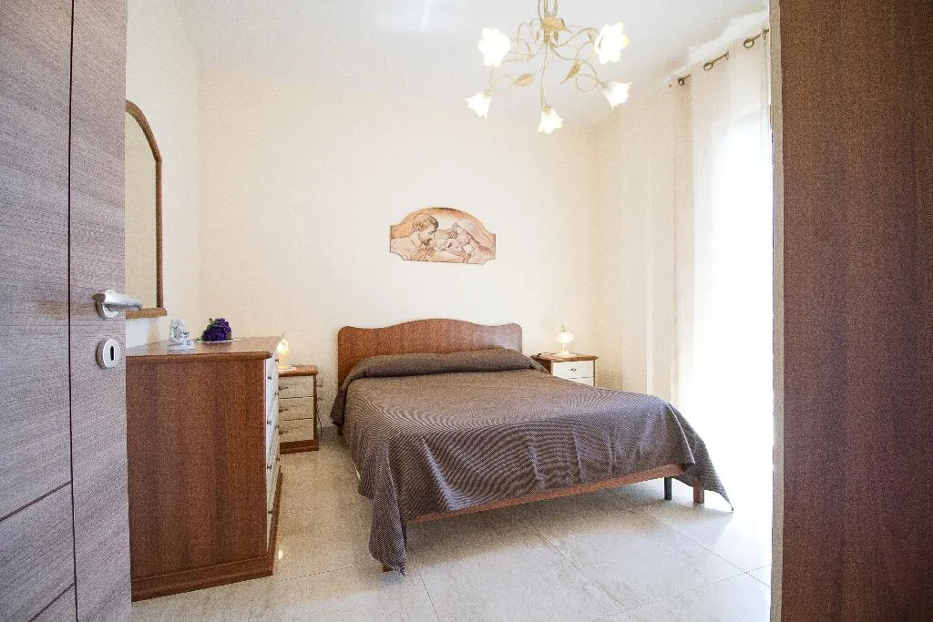 APARTMENT WITH JACUZZI WITH VIEWS Room, Etna Royal View, Catania
