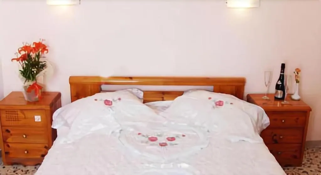 Room, Hotel Babis, Santorini