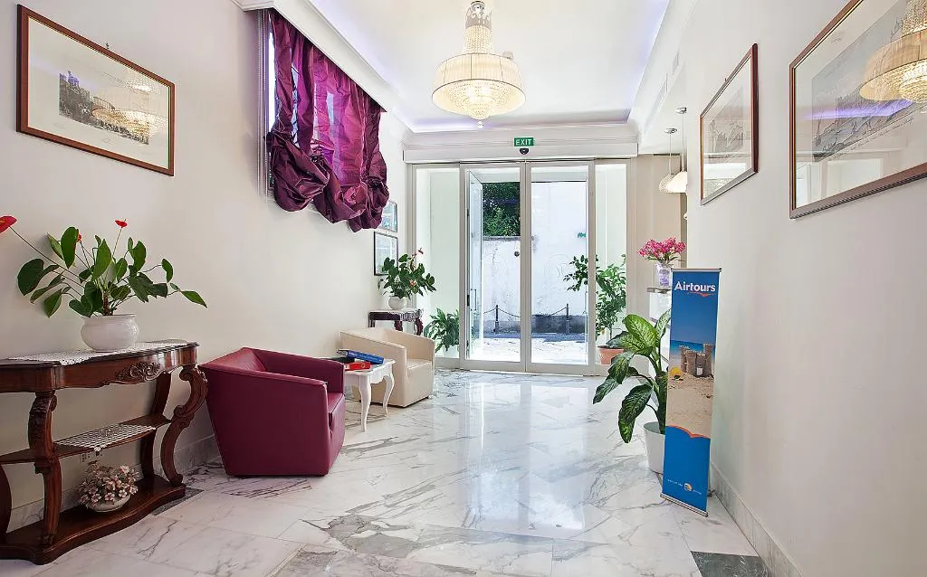Lobby, Club Sorrento, Naples