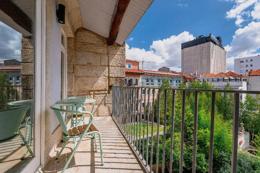DOUBLE SUPERIOR WITH BALCONY Room, Jardim Da Batalha By Shiadu, Porto