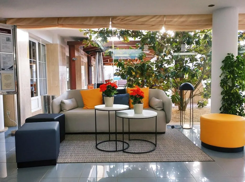Lobby, Capricho, Majorca