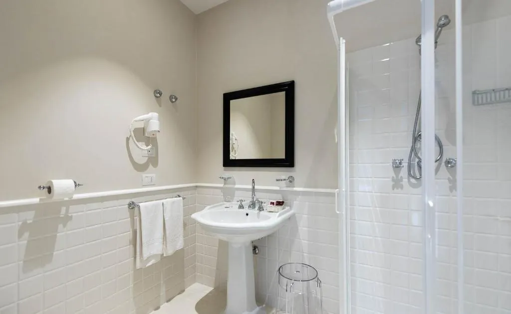 Room, Sonder Salute Palace, Venice