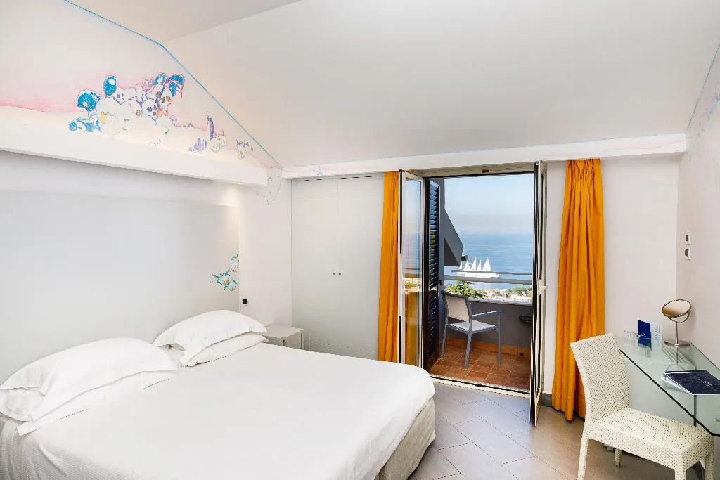 Double or Twin PREMIUM SEA VIEW Room, Art Hotel Gran Paradiso, Naples