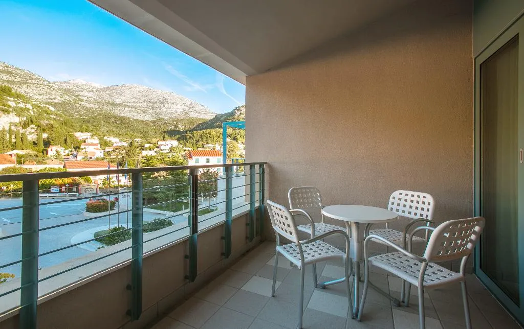 DOUBLE SINGLE USE MOUNTAIN VIEW Room, Admiral Grand Hotel, Dubrovnik