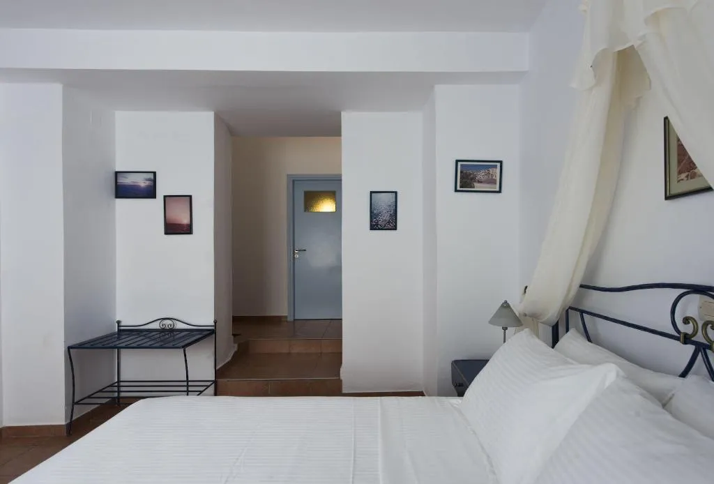 Room, Kastro Suites, Santorini