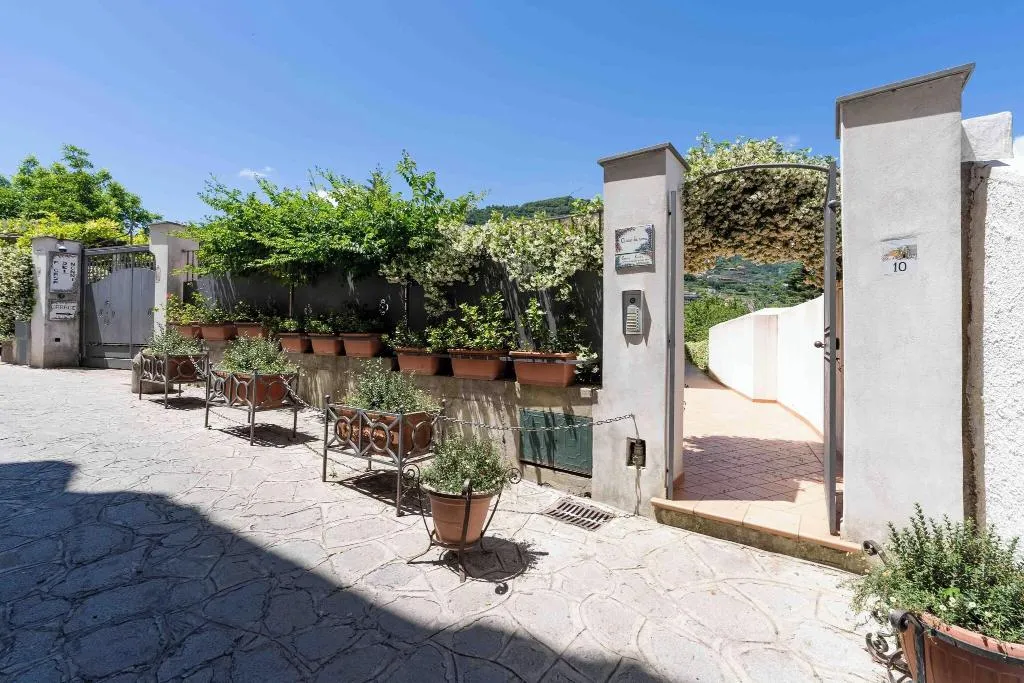 General view, A Casa dei Nonni, Naples