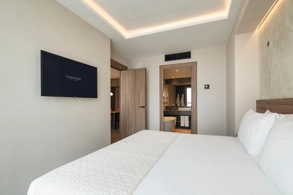 JUNIOR SUITE WITH TERRACE Room, Eurostars Casa Anfa, Casablanca