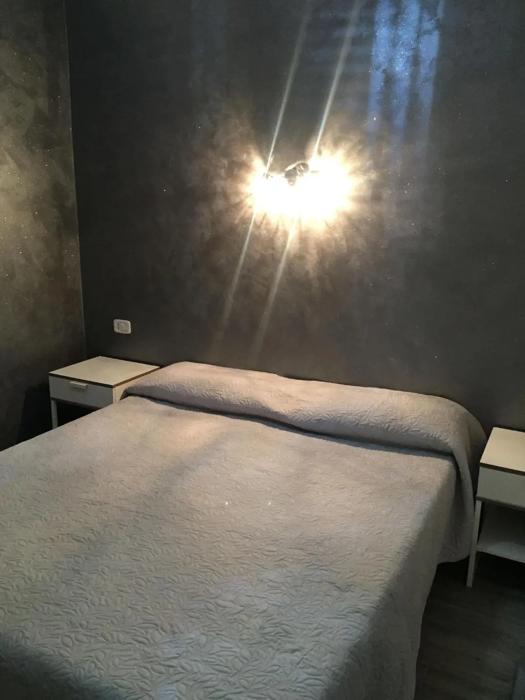Room, Babyface, Naples