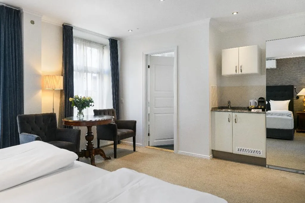 JUNIOR SUITE KING SIZE BED Room, Hotel Tiffany, Copenhagen