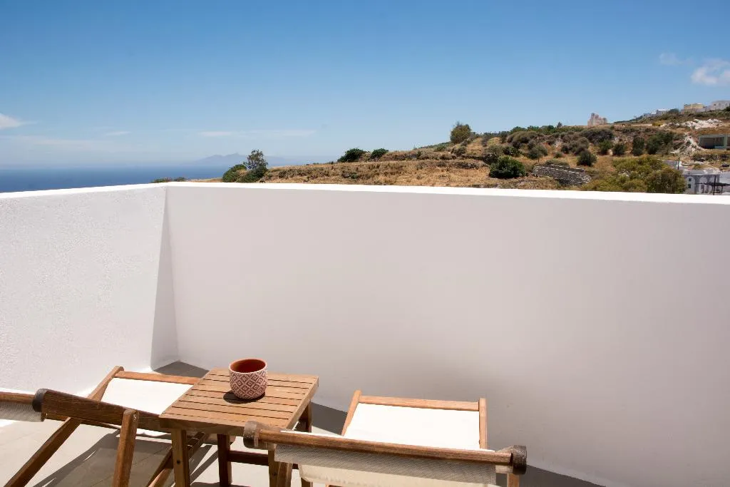 SUITE TWO BEDROOMS TWO BATHROOMS Room, Amphitrite Suites Santorini, Santorini