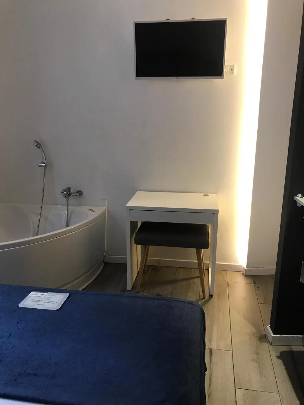 Room, El Siglo, Valencia