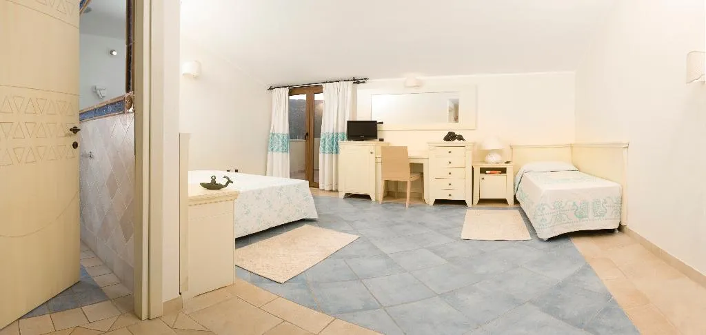 TRIPLE SUPERIOR Room, Baja Romantica, Alghero