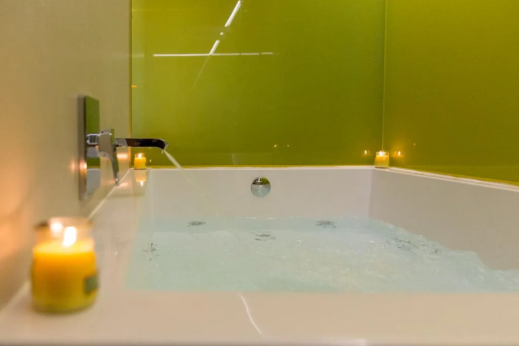 JUNIOR SUITE DELUXE WITH JACUZZI Room, Macia Sevilla Kubb, Seville