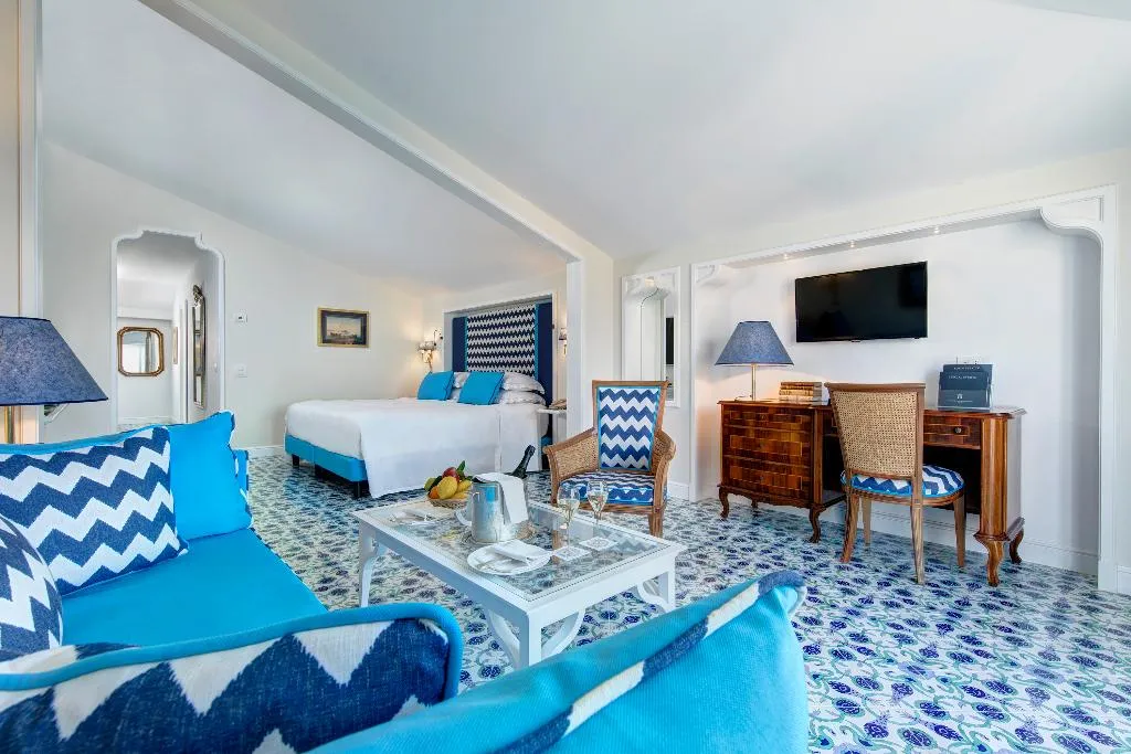 SUITE PARTIAL SEA VIEW Room, Grand Hotel Ambasciatori, Naples