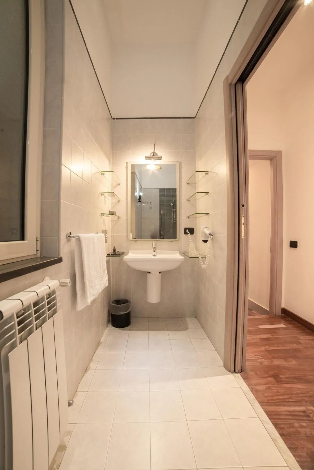 Room, Bed & Breakfast Chiaia 32, Naples