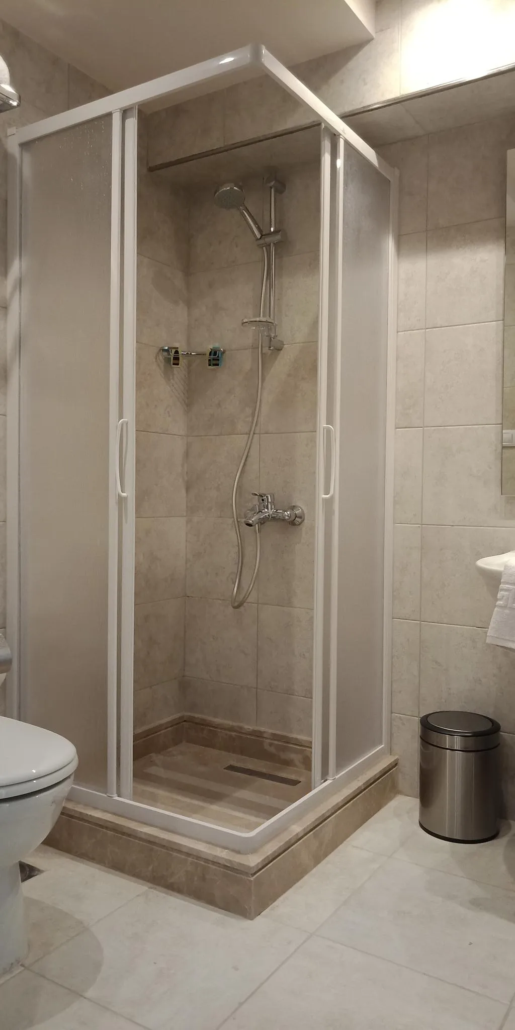 DOUBLE DELUXE Room, Almadiafa Hotel, Cairo