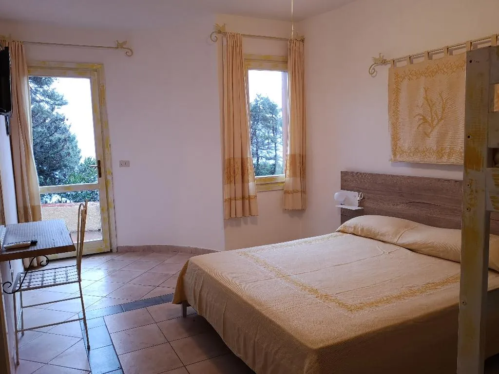 QUADRUPLE STANDARD Room, Club Esse Shardana, Olbia