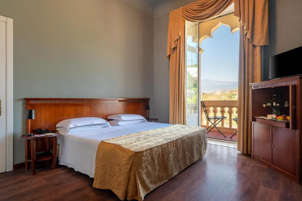 Double or Twin DELUXE WITH BALCONY Room, Excelsior Palace, Taormina