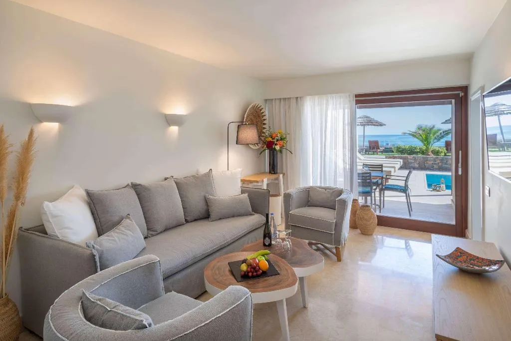 SUITE WITH PRIVATE POOL Room, Blue Sea Beach Affiliated by Melia, Crete