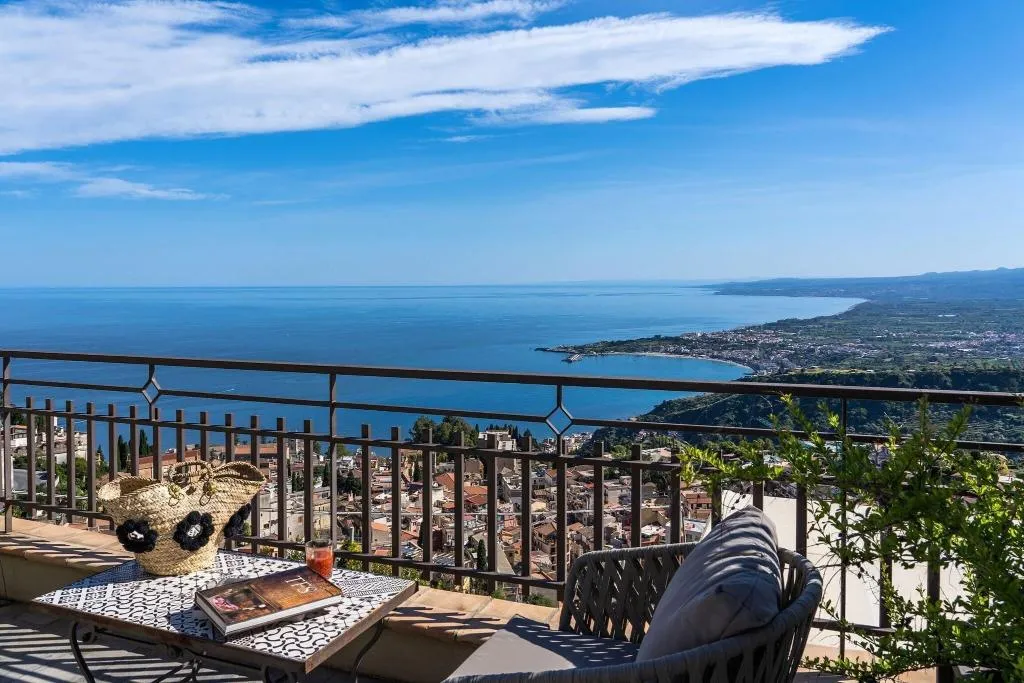 Sports and Entertainment, Villa Ducale, Taormina