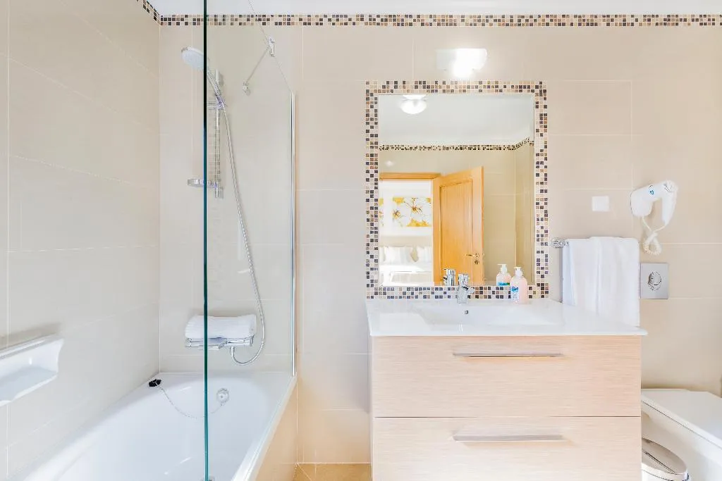 APARTMENT TWO BEDROOMS Room, Lakeside Country Club, Algarve