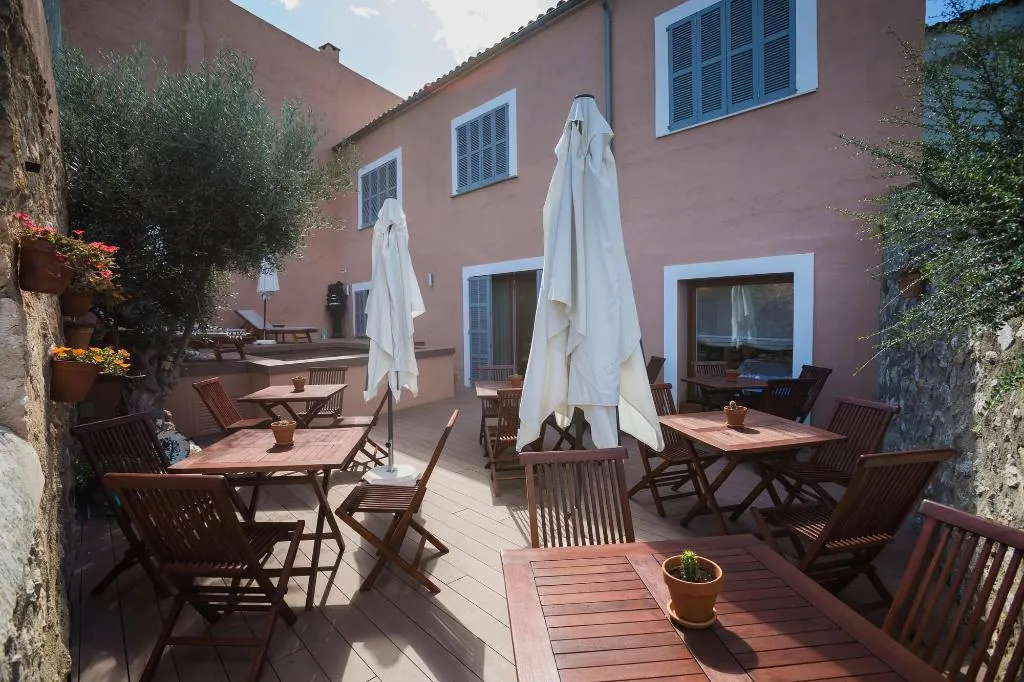 Sports and Entertainment, Can Serrete, Majorca