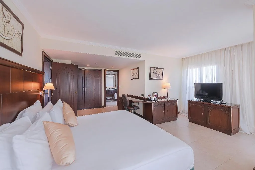 SUITE SEA FRONT Room, Crowne Plaza Antalya, Antalya