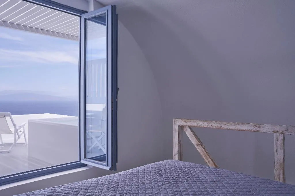 SUITE HONEYMOON Room, Fava Eco Suites, Santorini