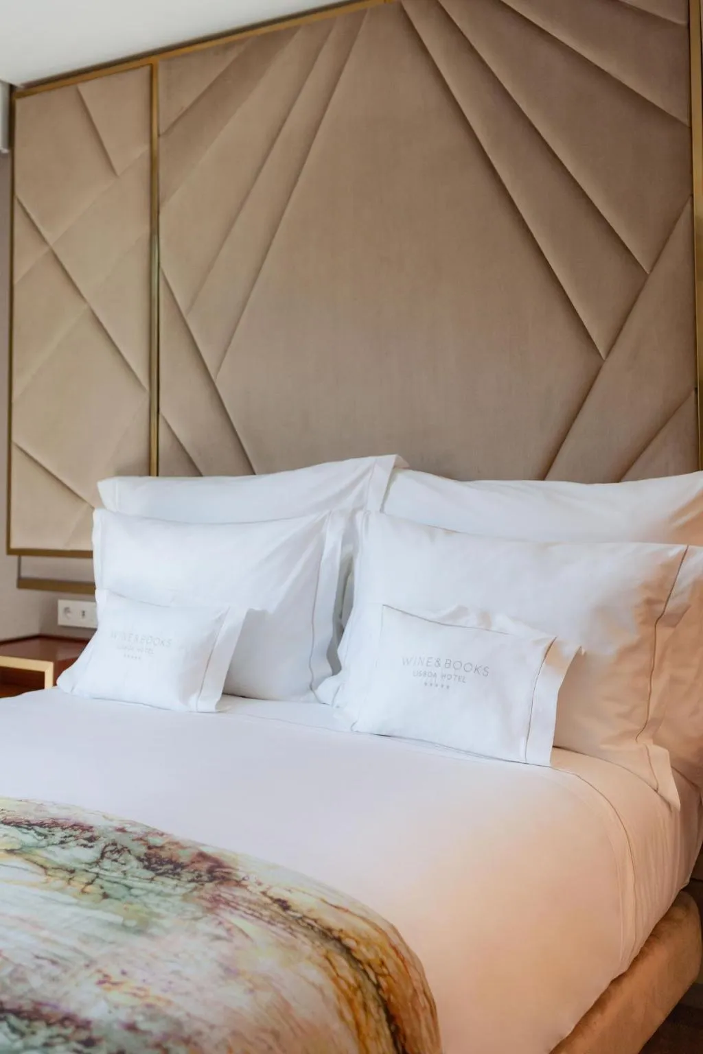 Room, Wine & Books Lisboa - Wbl, Lisbon