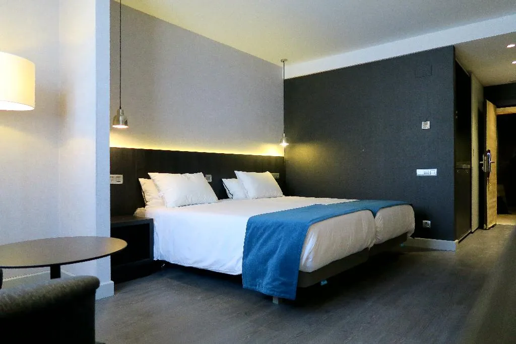 Double or Twin WITH KITCHENETTE Room, HG City Suites Barcelona, Barcelona