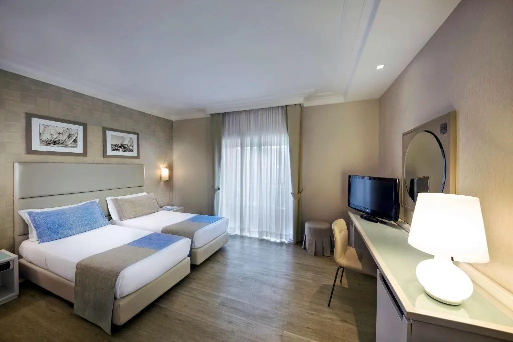 DOUBLE QUEEN BED NON SMOKING Room, Hotel Paradiso, BW Signature Collection, Naples