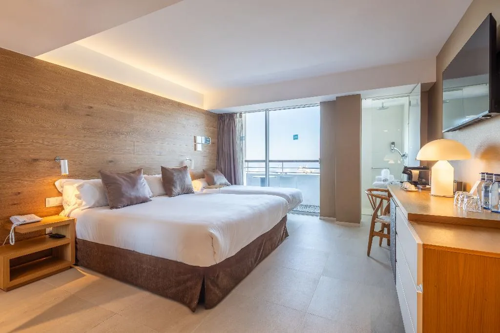 TRIPLE DELUXE Room, Leonardo Boutique Hotel Port Portals - Adults only, Majorca