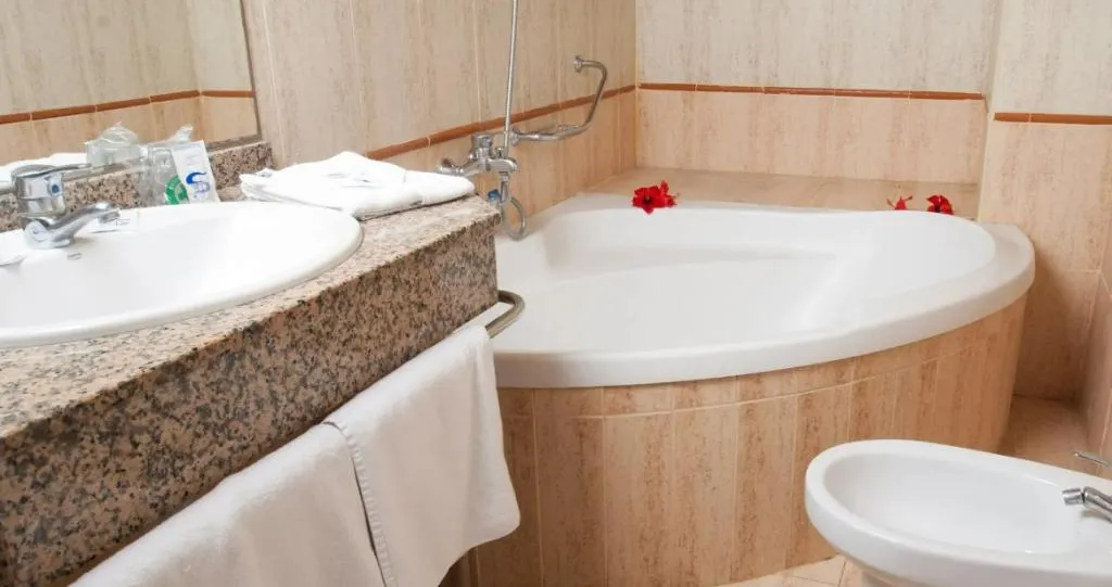 TRIPLE STANDARD Room, Santa Monica, Costa Dorada