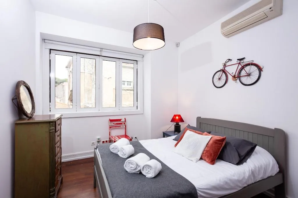 Room, Kais do Sol, Lisbon