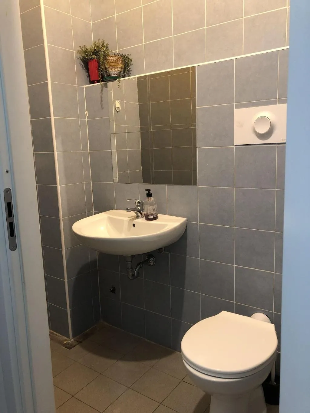 Room, Queen Hostel, Milan