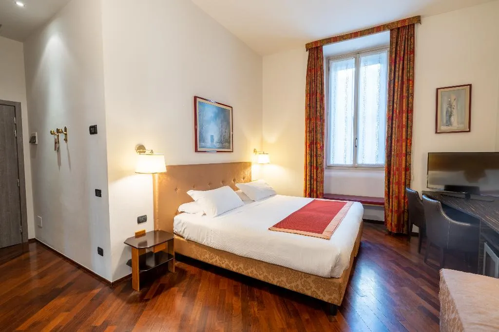 DOUBLE STANDARD Room, Regina, Milan