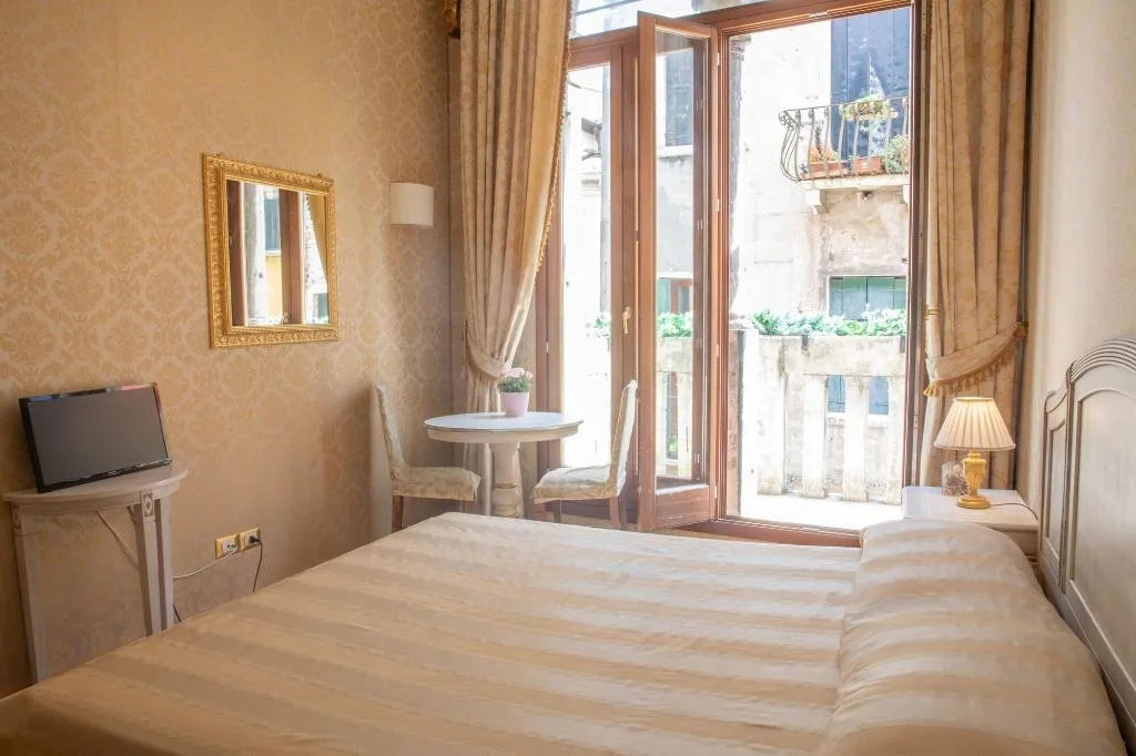 Room, Dimora Al Doge Beato, Venice