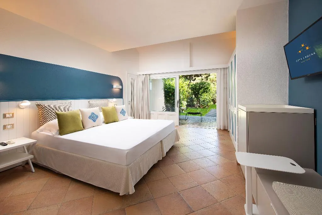 DOUBLE POOL VIEW Room, The Village Chia Laguna Sardinia, Cagliari