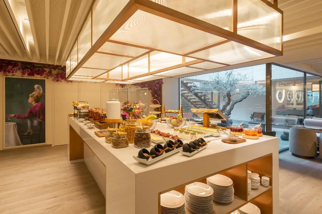 Restaurant, Luster Hotel, Lisbon