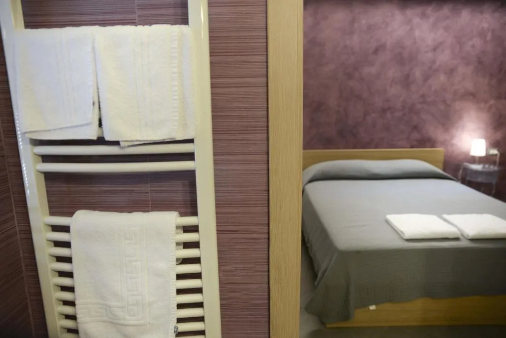Room, San Marciano, Catania