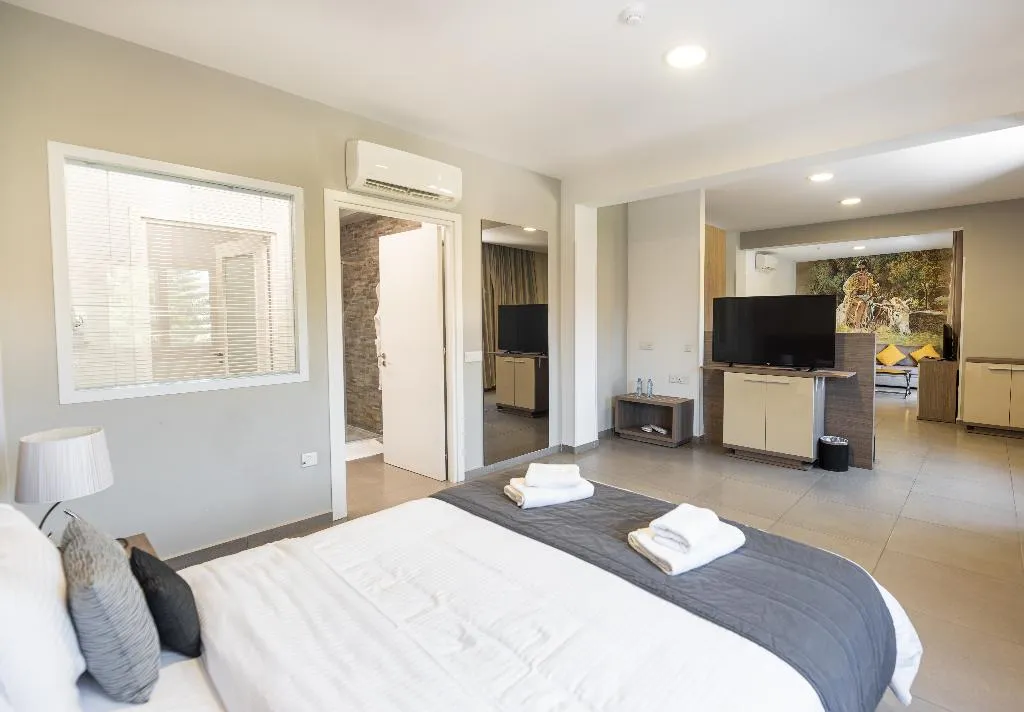 SUITE DELUXE Room, Rise Hotel, Cyprus