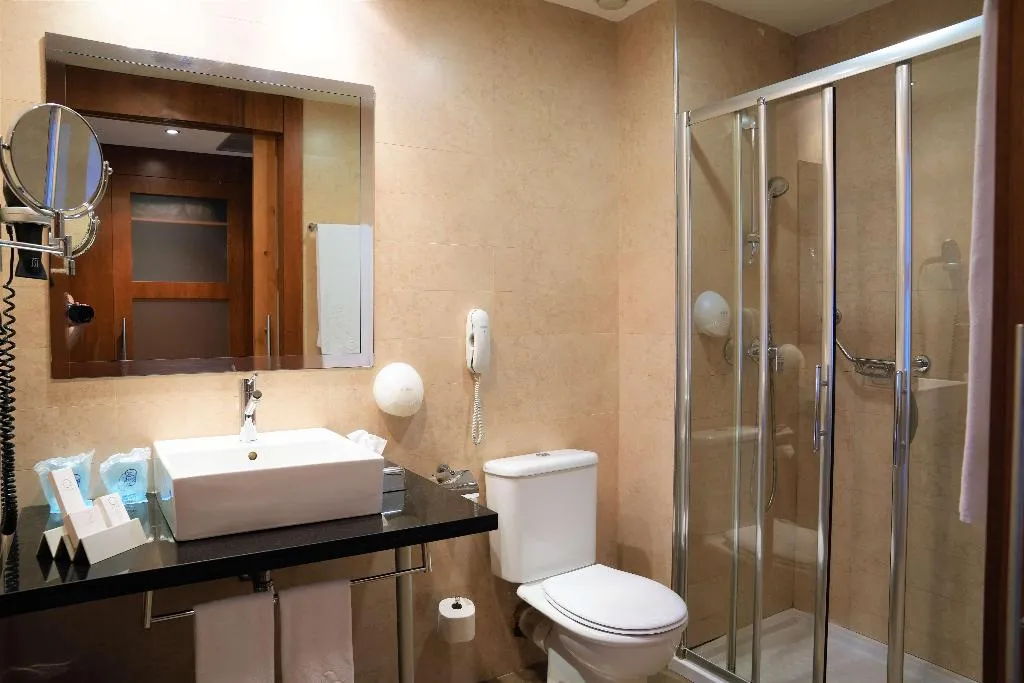 Room, Port Valencia Azafata, Valencia