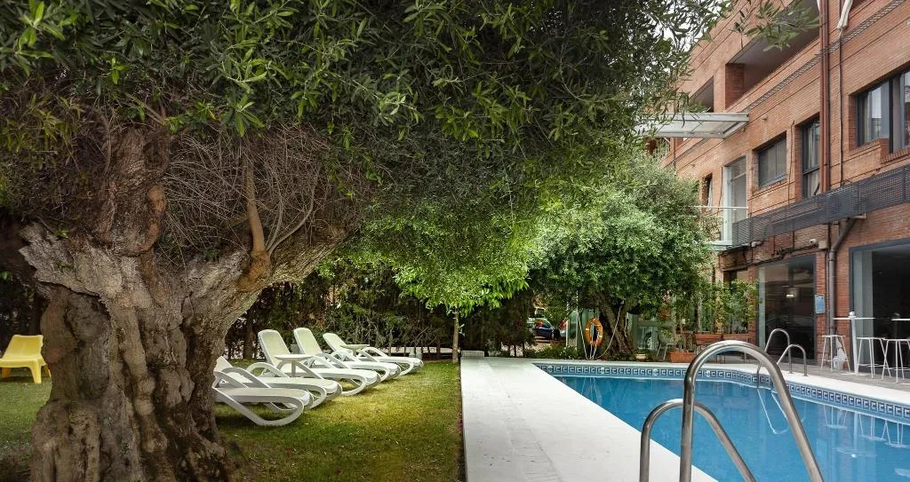 Pool, AACR Monteolivos Hotel, Seville