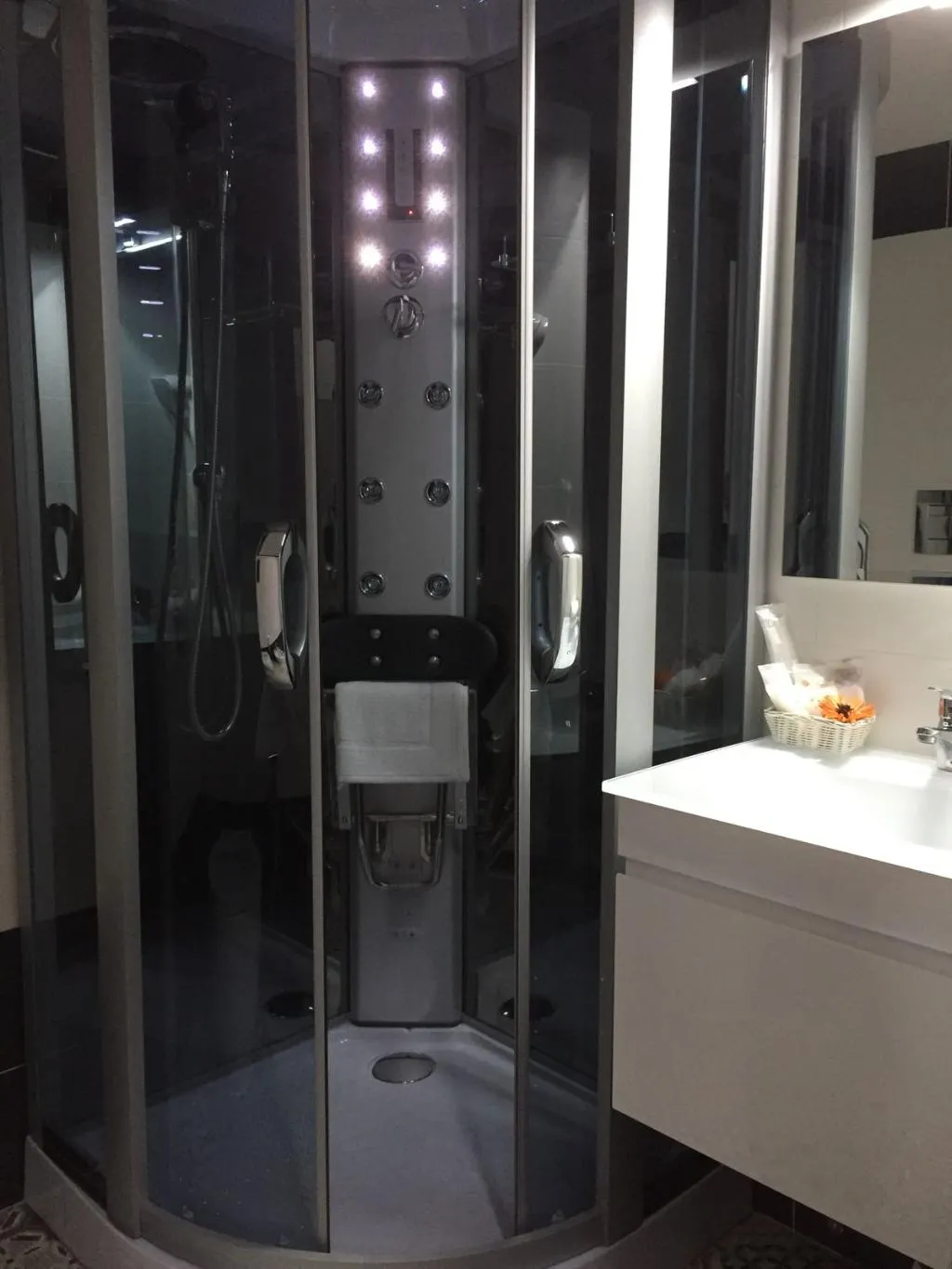 DOUBLE SUPERIOR Room, MB95 - Mezzocannone Luxurious Bed&Breakfast, Naples