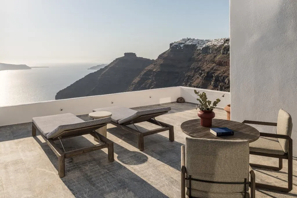 SUITE GRAND Room, Homeric Poems, Santorini