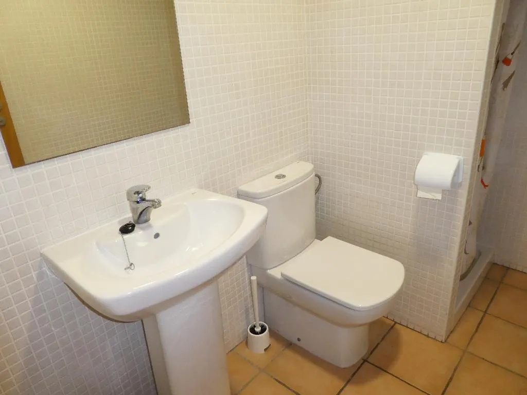 APARTMENT CAPACITY 6 TWO BEDROOMS Room, Apartamentos Font Nova 3000, Valencia