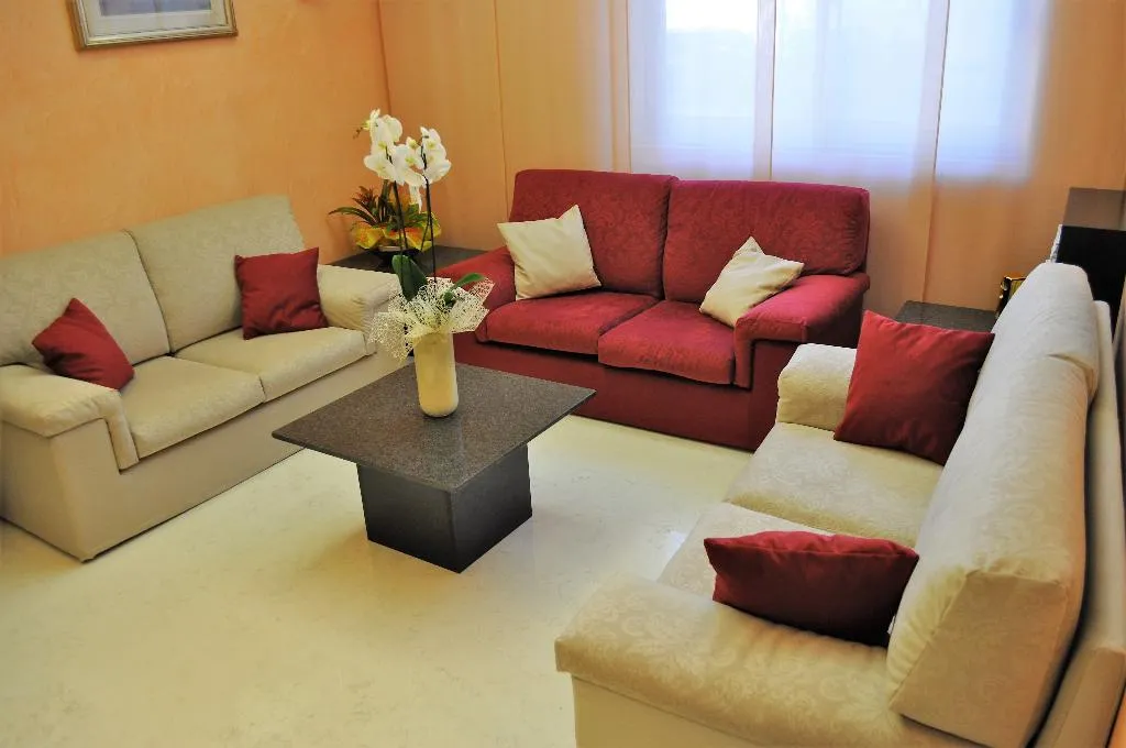 Lobby, Garibaldi, Venice