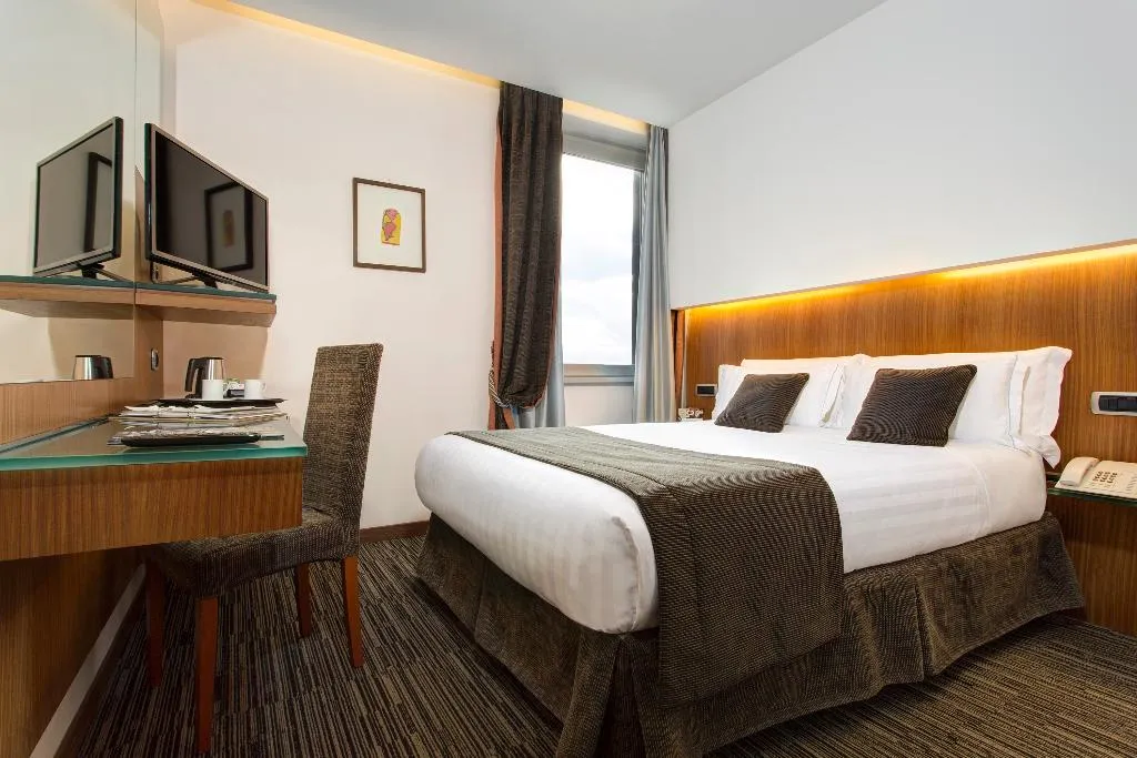 Double or Twin STANDARD Room, Best Western Plus Hotel Universo, Rome